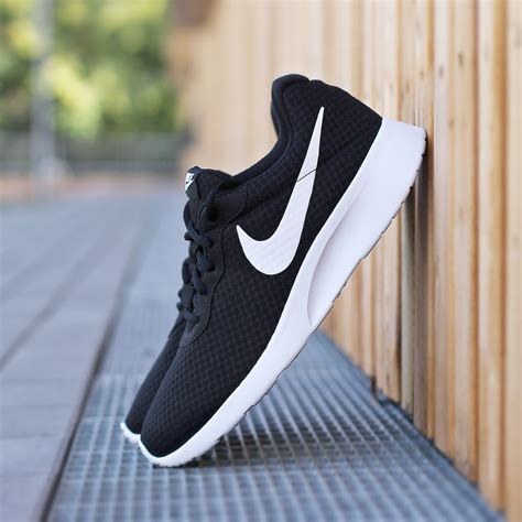 turnschuhe nike schwarz bunt|Schwarze Nike Schuhe online kaufen .